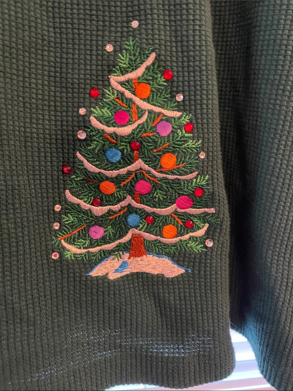 Quacker Factory Green Long Sleeve Women’s Top w/Embroidered ChristmasTrees - Picture 5 of 7